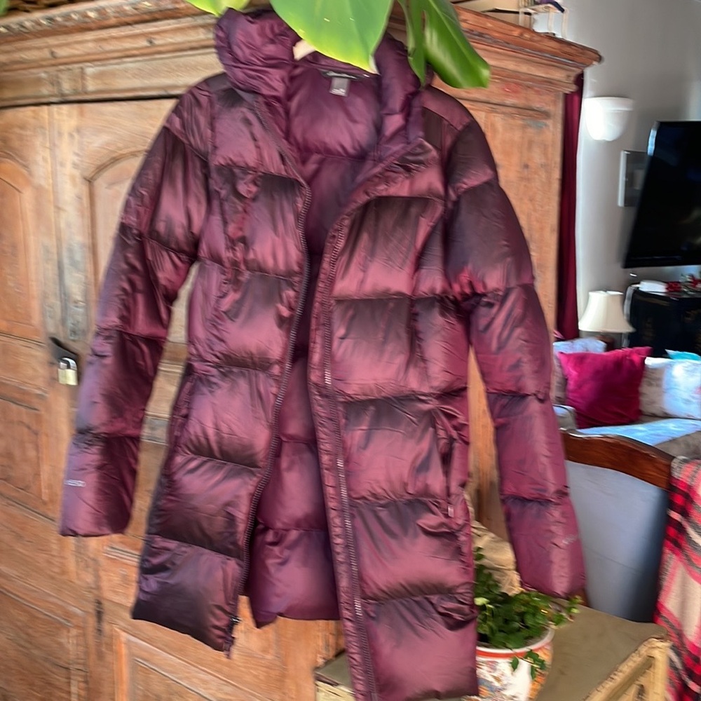Eddie Bauer Women's Purple Puffer Jacket
Size XS